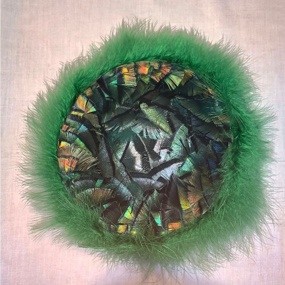 1940s Close to NEW - STUNNING by Jerry Yates-Iridescent Feather Top & Fuzzy! - Picture 2 of 9